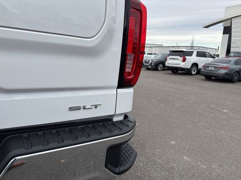 Used 2026 GMC Sierra 1500 SLT AWD/4WD image 32