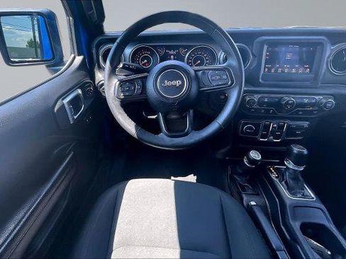 Used 2023 Jeep Gladiator Sport AWD/4WD image 5