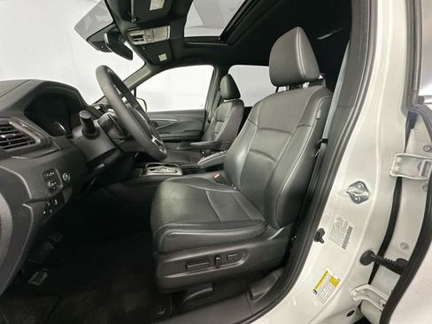 Used 2023 Honda Passport EX-L image 4