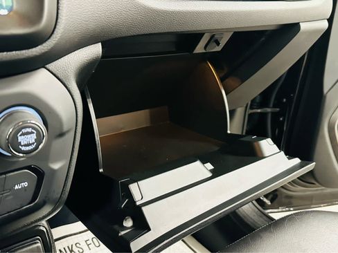 Used 2023 Jeep Renegade Limited image 20