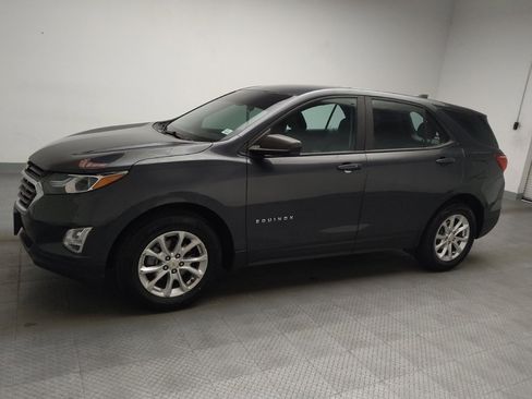 Used 2020 Chevrolet Equinox LS FWD image 2