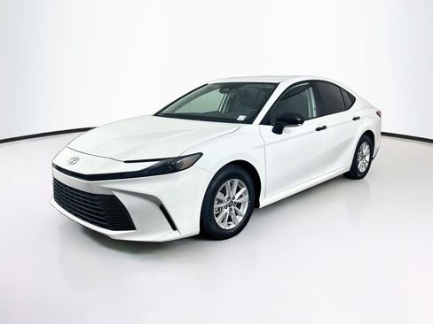 Used 2025 Toyota Camry LE FWD image 3
