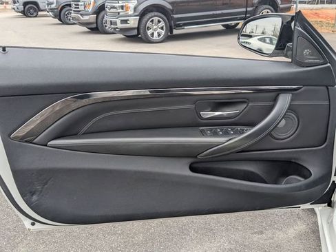 Used 2016 BMW M4 Convertible image 9