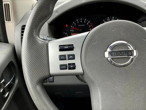Used 2015 Nissan Frontier SV w/ SV Value Truck Package AWD/4WD image 10
