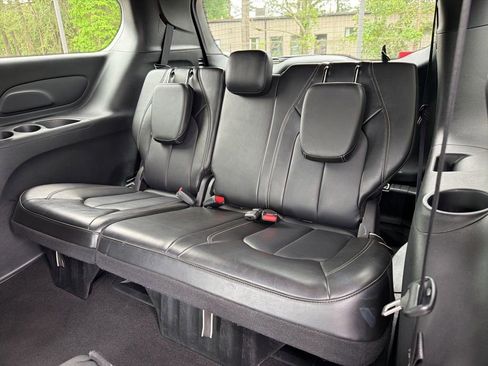 Used 2025 Chrysler Pacifica Select FWD image 21