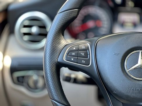 Used 2018 Mercedes-Benz GLC 300 image 40