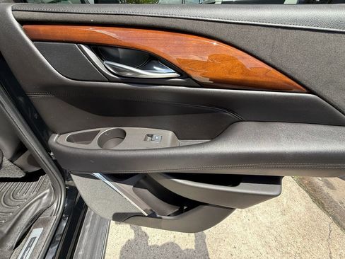 Used 2017 Cadillac Escalade Luxury RWD image 25