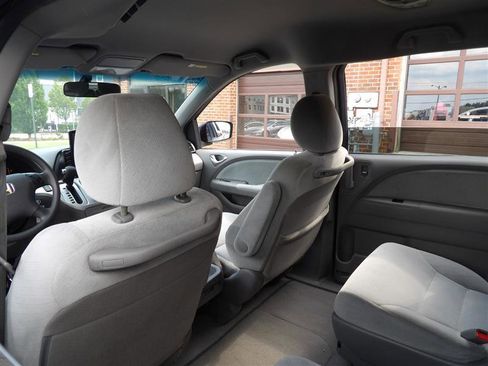 Used 2010 Honda Odyssey LX image 17