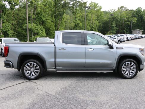 Used 2025 GMC Sierra 1500 Denali w/ Denali Reserve Package AWD/4WD image 9