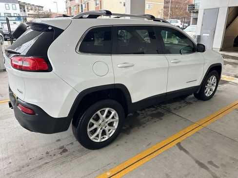 Used 2017 Jeep Cherokee Latitude w/ Safety/Convenience Group image 7