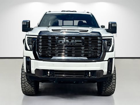 Used 2024 GMC Sierra 3500 Denali Ultimate image 8