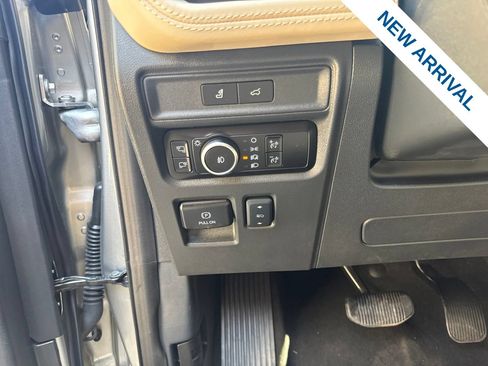 Used 2024 Ford Expedition Platinum AWD/4WD image 24