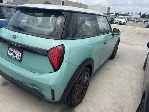 Used 2025 MINI Cooper 2-Door Hardtop FWD image 4