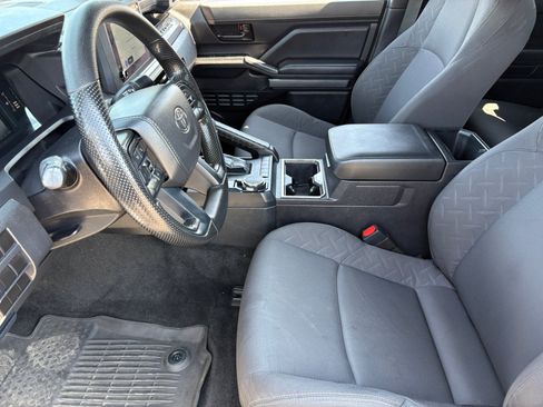 Used 2025 Toyota Tacoma SR5 AWD/4WD image 14
