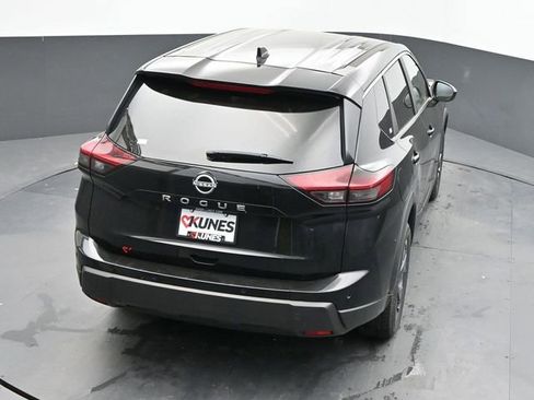 Used 2025 Nissan Rogue SV FWD image 19