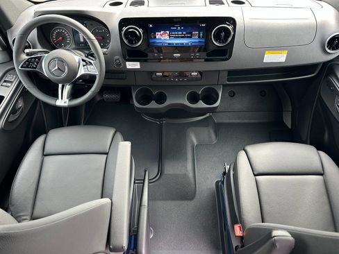 New 2026 Mercedes-Benz Sprinter 2500 image 13