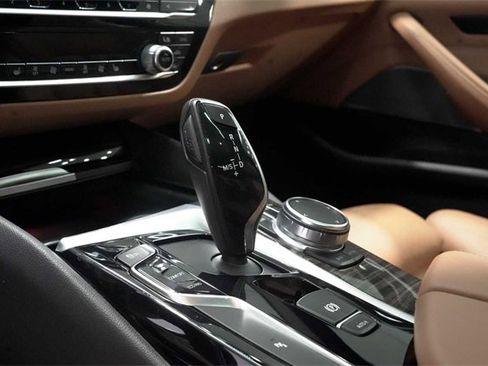 Used 2020 BMW 530i w/ Convenience Package image 16