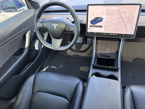 Used 2018 Tesla Model 3 Long Range RWD image 12