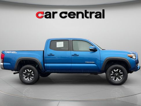 Used 2017 Toyota Tacoma TRD Off-Road w/ Tow Package RWD image 6