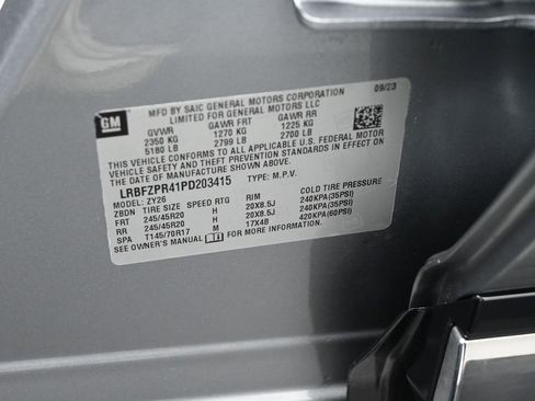 Used 2023 Buick Envision Essence w/ Sport Touring Package image 18