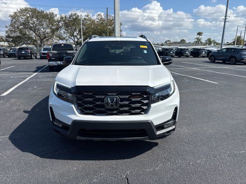 Used 2023 Honda Passport TrailSport image 2