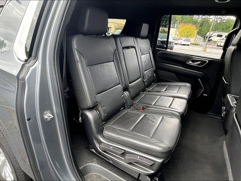 Used 2022 Chevrolet Suburban LT image 27