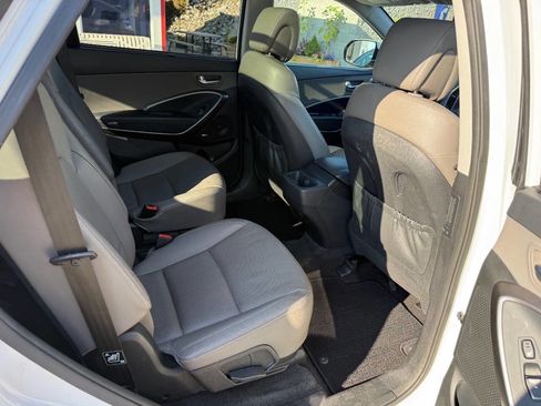 Used 2019 Hyundai Santa Fe XL image 22