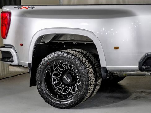 Used 2023 Chevrolet Silverado 3500 LT w/ Convenience Package image 7