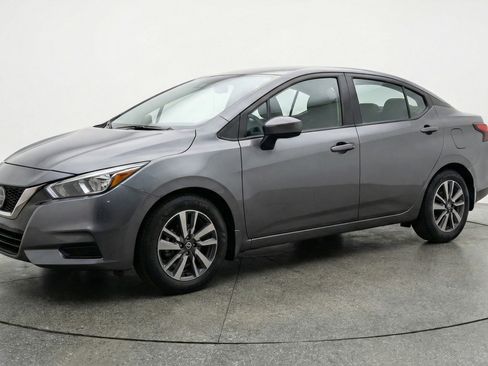 Used 2025 Nissan Versa SV image 3