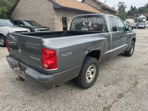 Used 2011 Dodge Dakota ST image 3