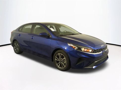 Used 2024 Kia Forte LXS FWD image 2