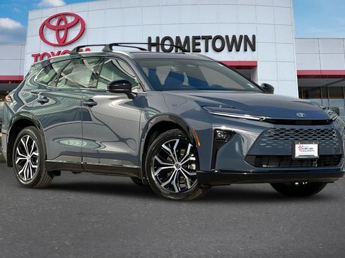 New 2025 Toyota Crown Signia image 2