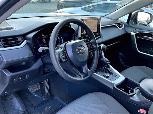 Used 2025 Toyota RAV4 XLE image 13