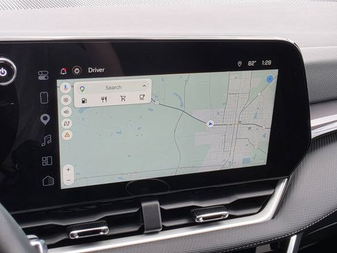 Used 2026 Chevrolet Equinox LT FWD image 24