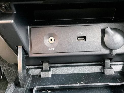 Used 2014 Ford F150 XLT w/ XLT Chrome Package RWD image 33