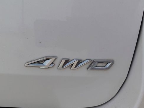 Used 2025 Ford Explorer ST-Line w/ ST-Line Street Pack image 19