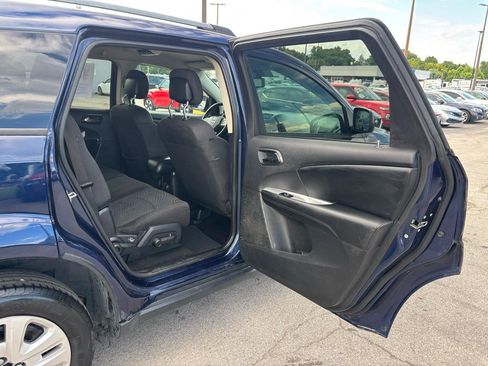 Used 2017 Dodge Journey SE w/ Flexible Seating Group FWD image 11
