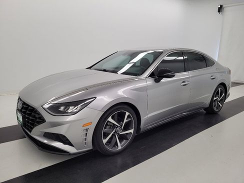 Used 2021 Hyundai Sonata SEL Plus image 2