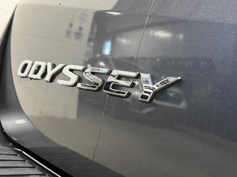 New 2026 Honda Odyssey Touring image 9