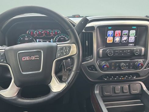 Used 2018 GMC Sierra 1500 SLT AWD/4WD image 13