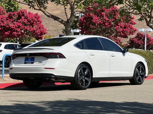 Used 2025 Honda Accord Sport image 6