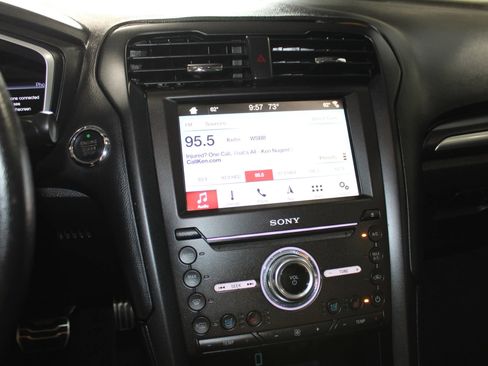 Used 2017 Ford Fusion Energi Titanium FWD image 18
