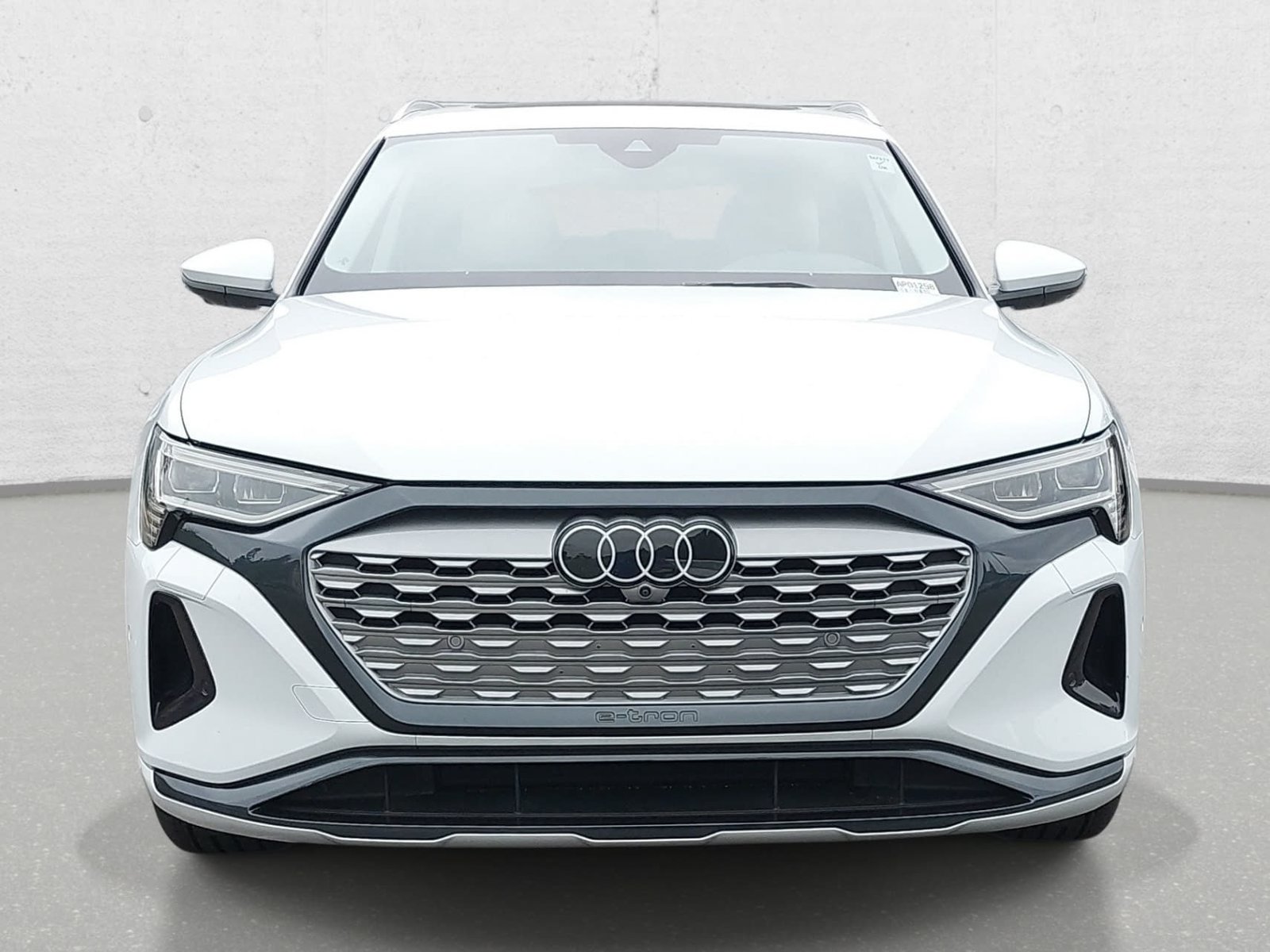 Used 2024 Audi Q8 e-tron Premium Plus w/ Premium Plus Package AWD/4WD image 2