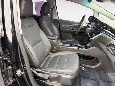 Used 2023 Chevrolet Bolt LT w/ Infotainment Package image 19