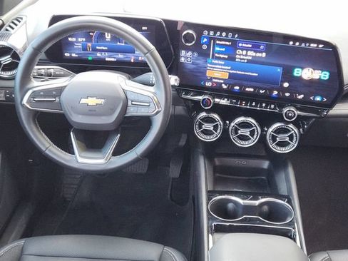 Used 2024 Chevrolet Blazer EV LT AWD/4WD image 27