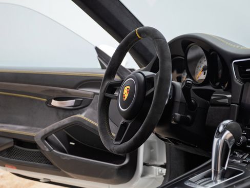 Used 2019 Porsche 911 GT3 RS image 16