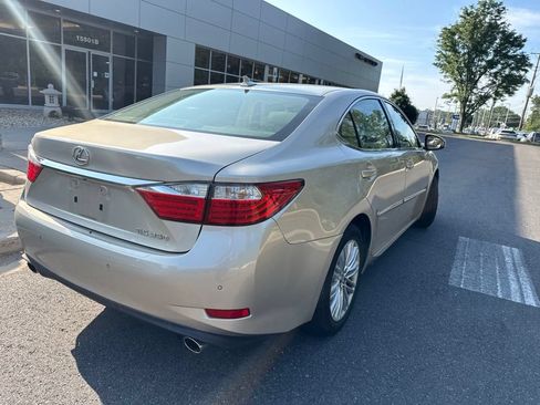 Used 2013 Lexus ES 350 w/ Luxury Pkg FWD image 7