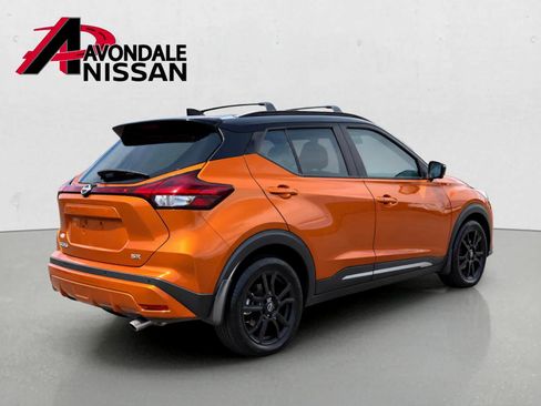 Used 2022 Nissan Kicks SR w/ Exterior Package FWD image 3