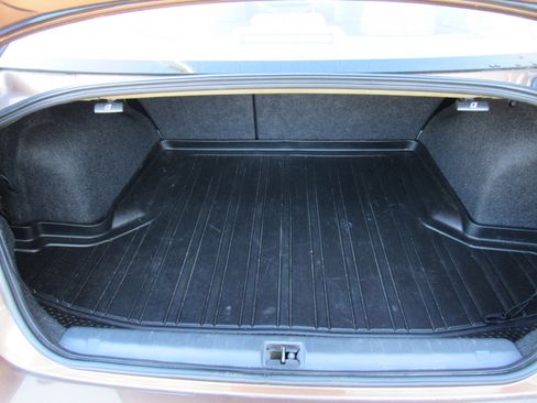 Used 2011 Subaru Legacy 2.5i Limited image 14