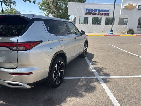 Used 2024 Mitsubishi Outlander SE Black Edition FWD image 3